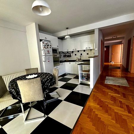 Cozy City Center Apartment Призрен Экстерьер фото